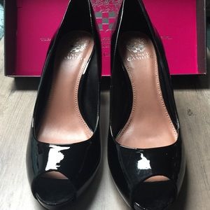 Vince Camuto VC-Kira Black Smooth Patent heels 8M